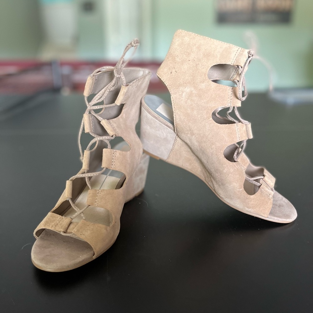 NWOT. Dolce Vita Gladiator sandal. Women’s size 8.